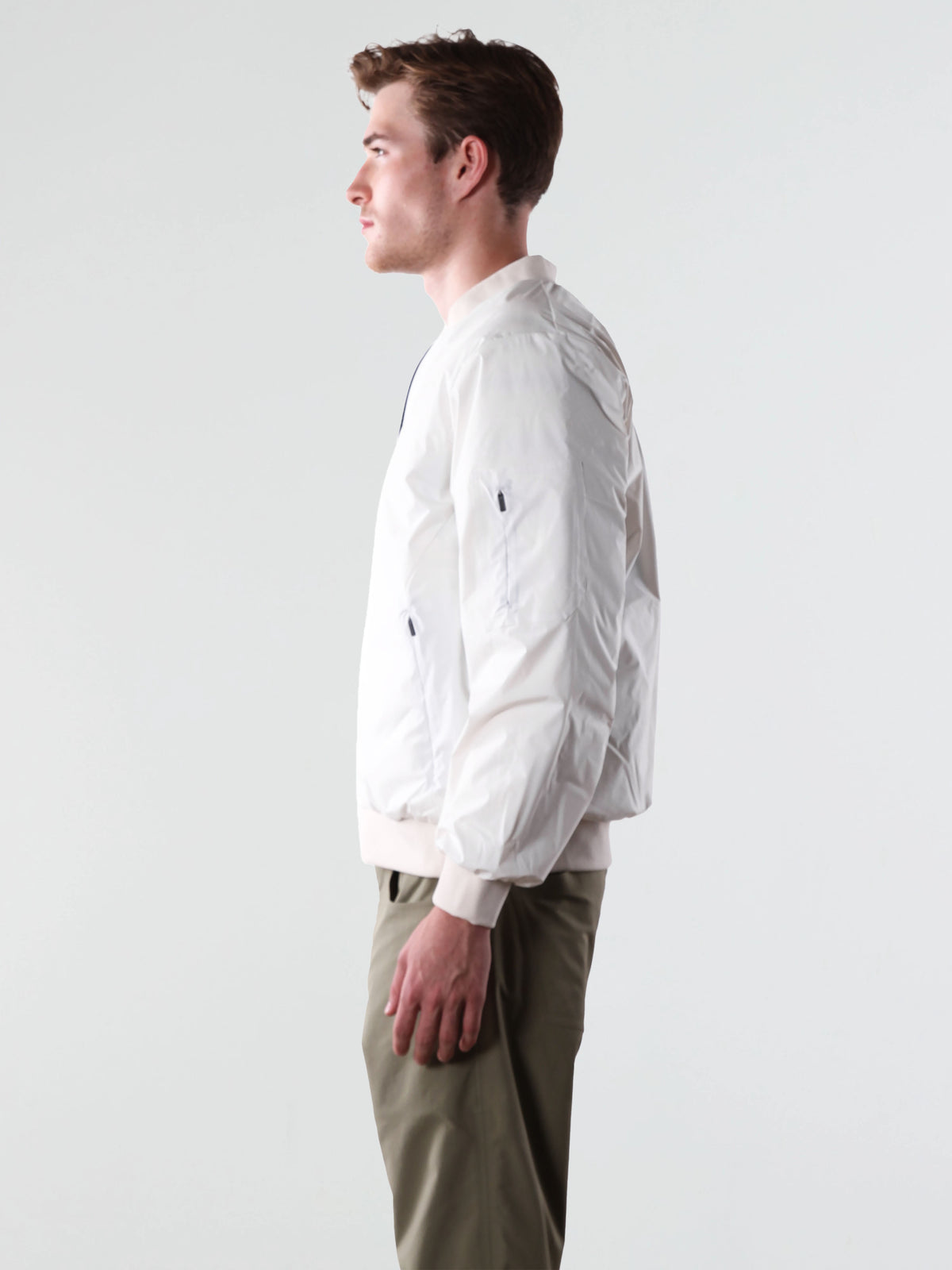 #renk_subtle white