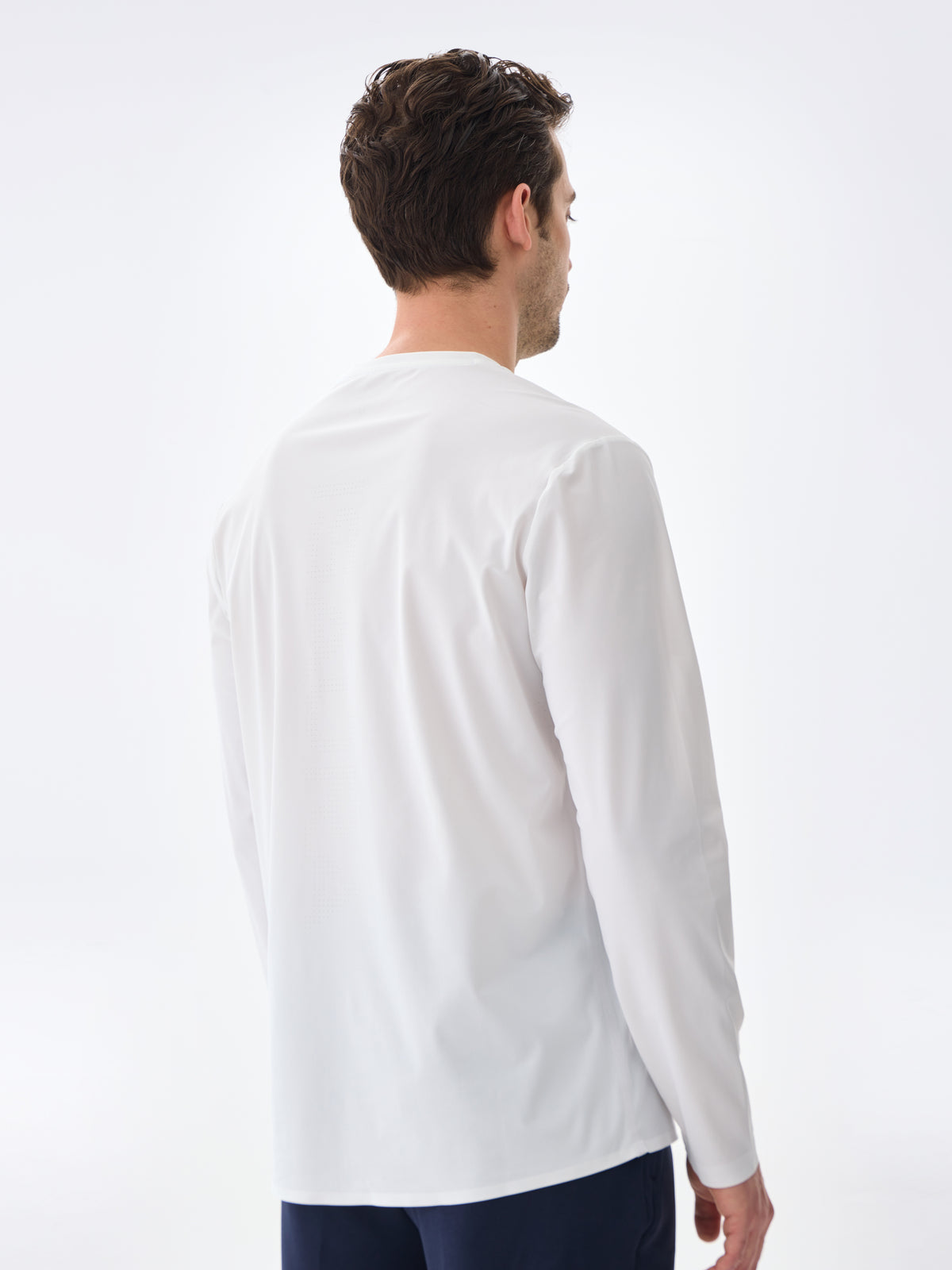 #renk_subtle white
