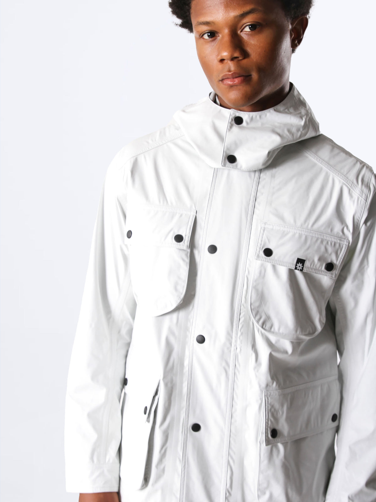 #renk_subtle white