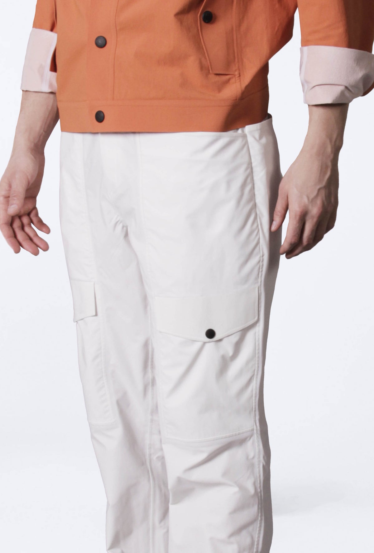 #renk_subtle white
