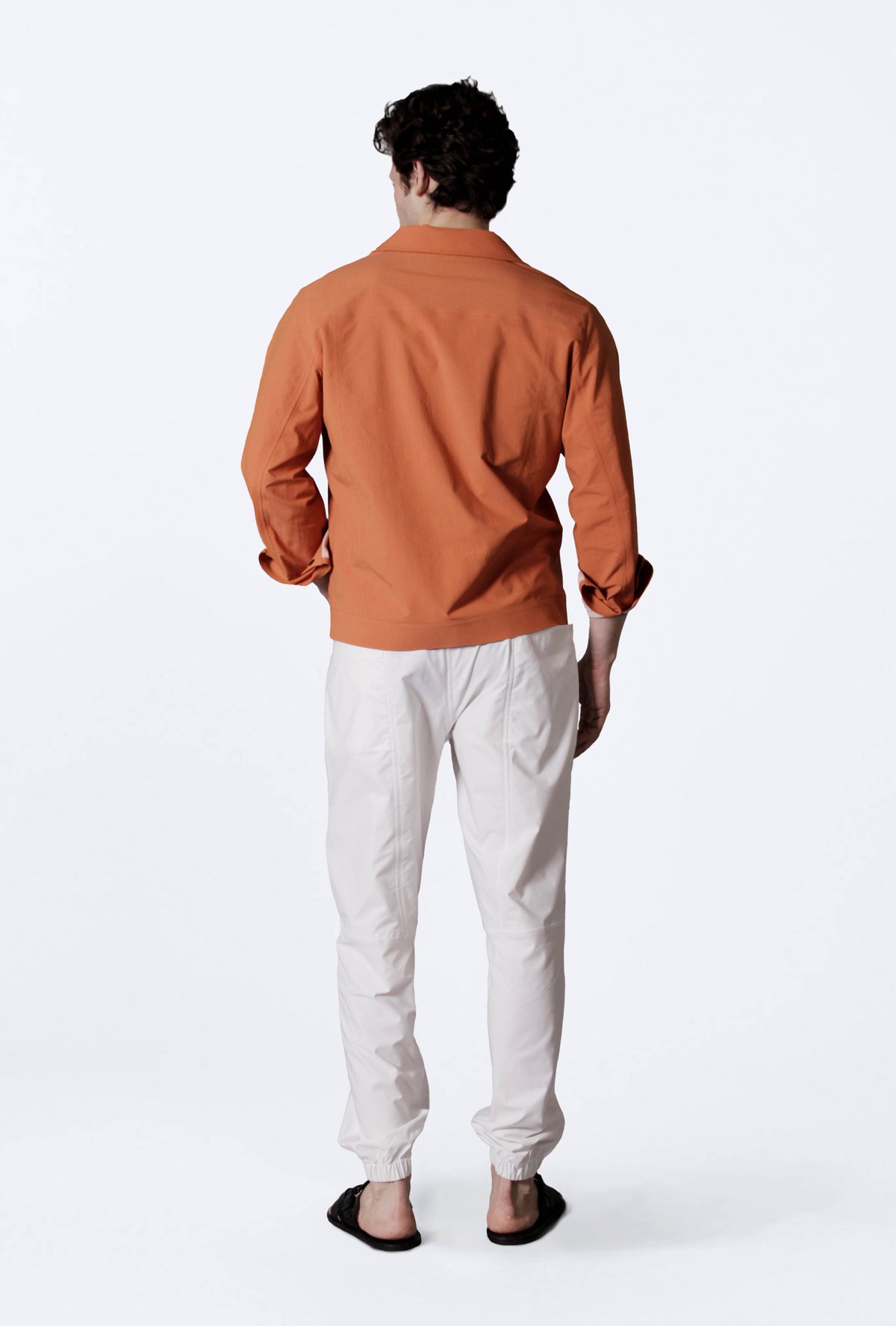 #renk_subtle white