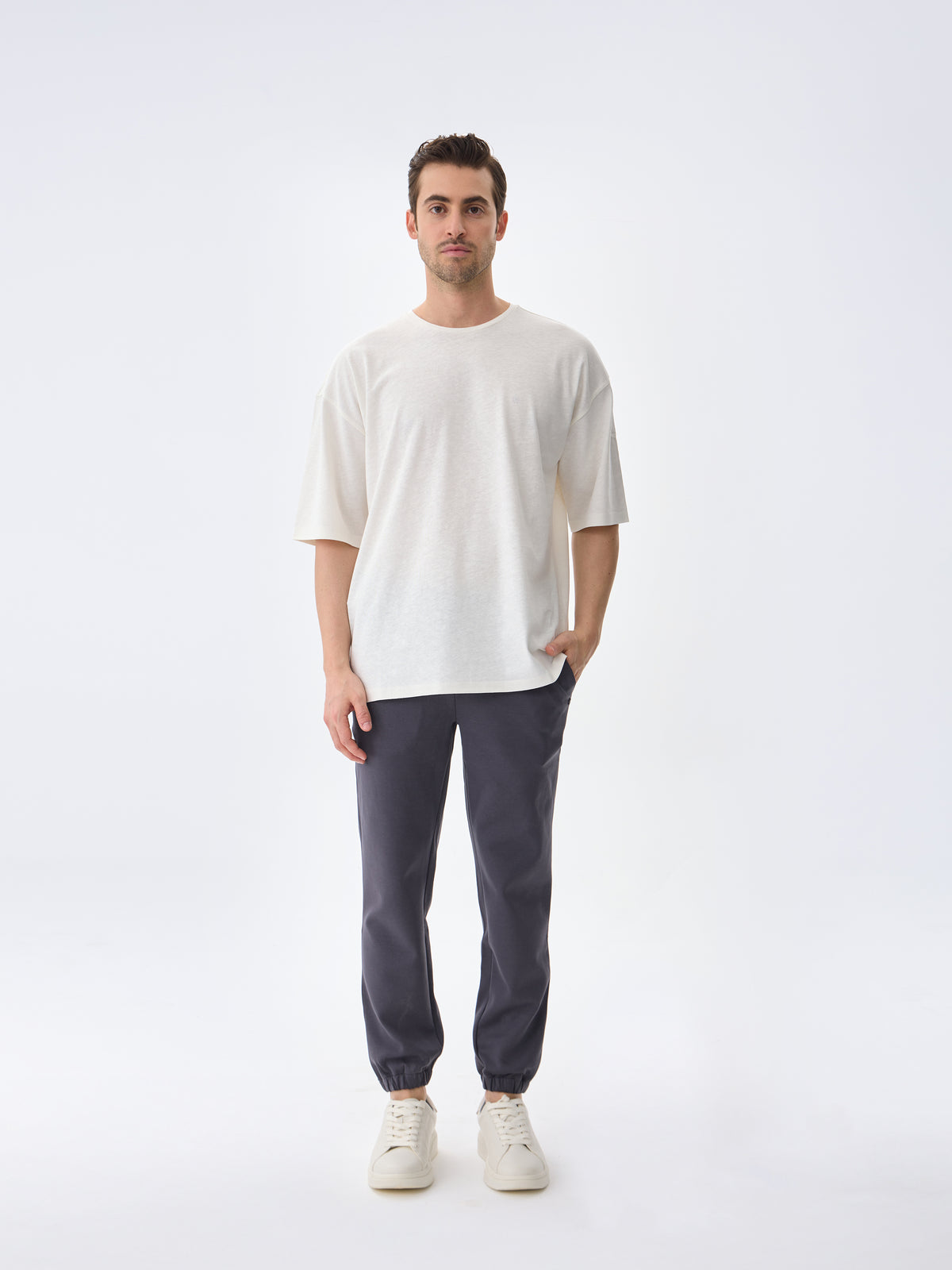 #renk_subtle white