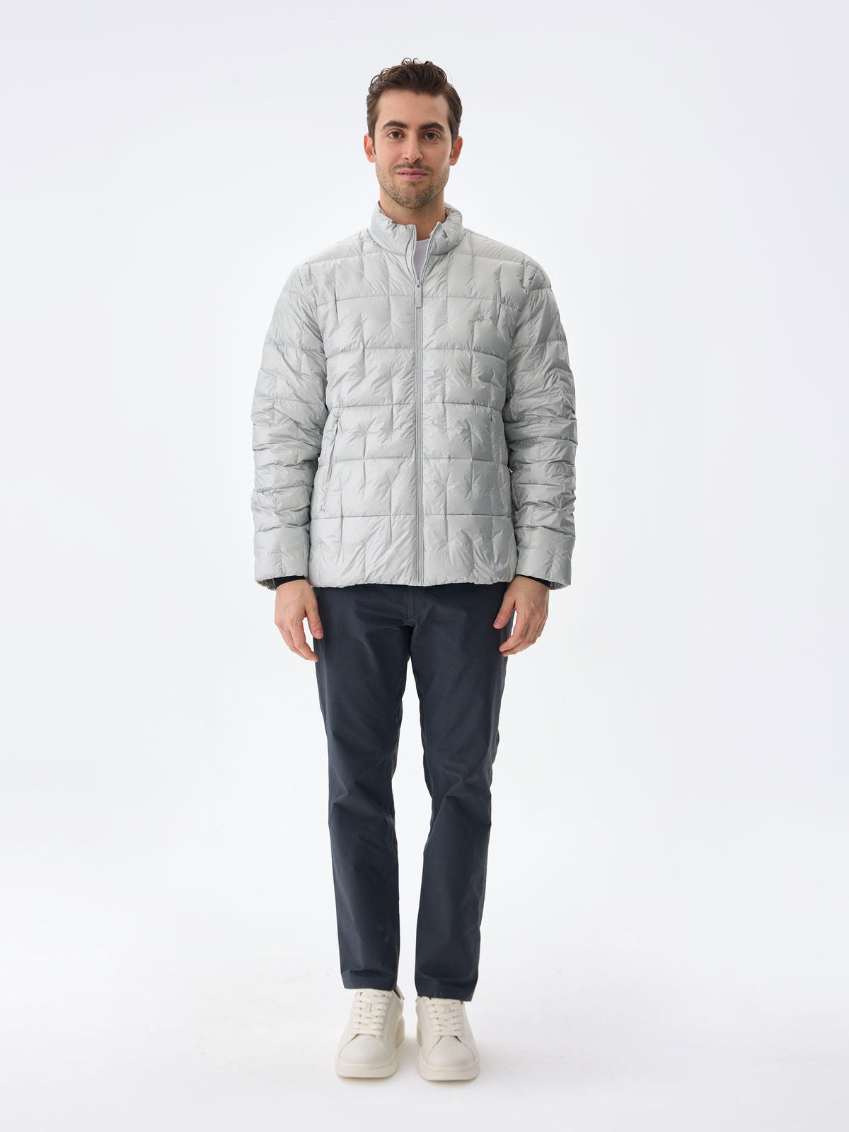 #renk_subtle white