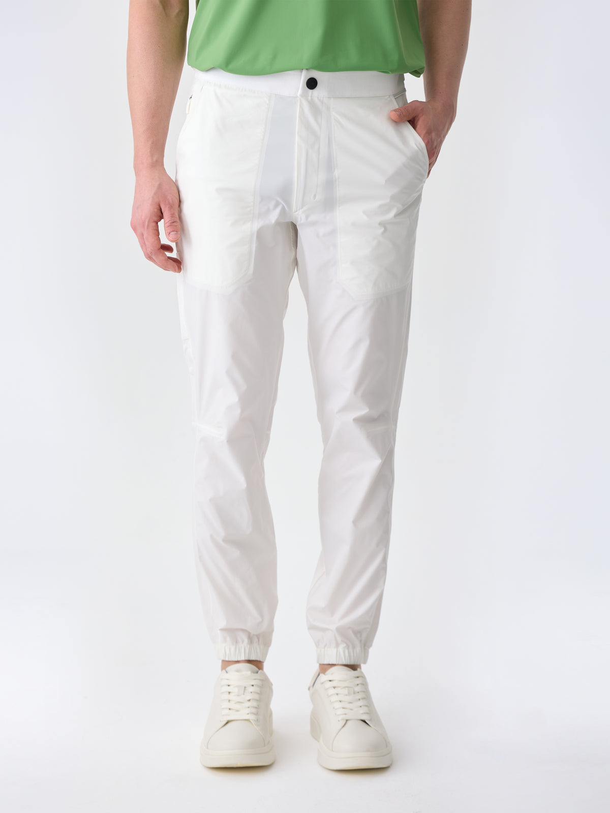 #renk_subtle white