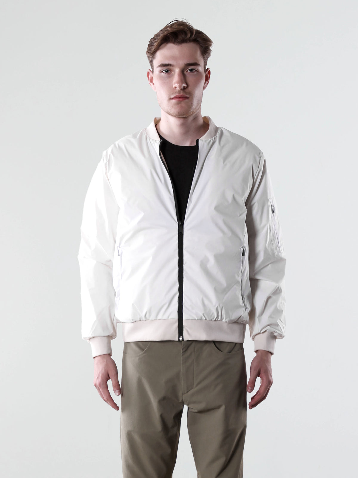 #renk_subtle white