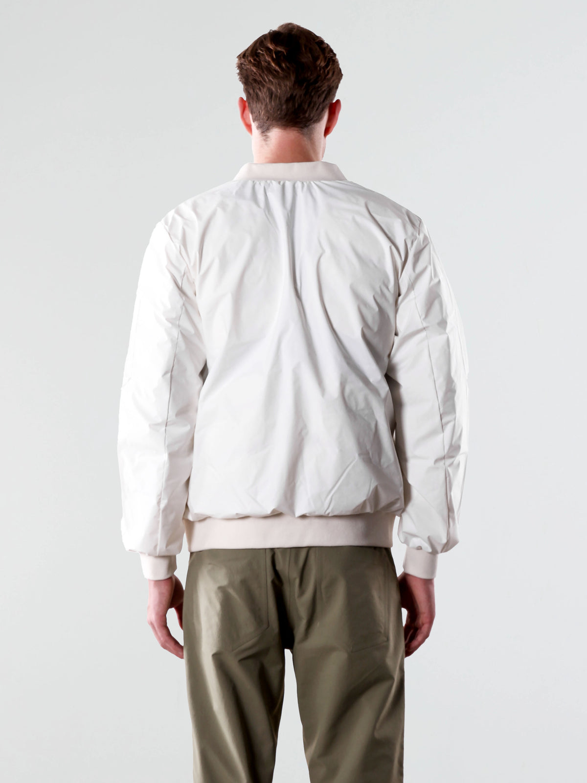 #renk_subtle white