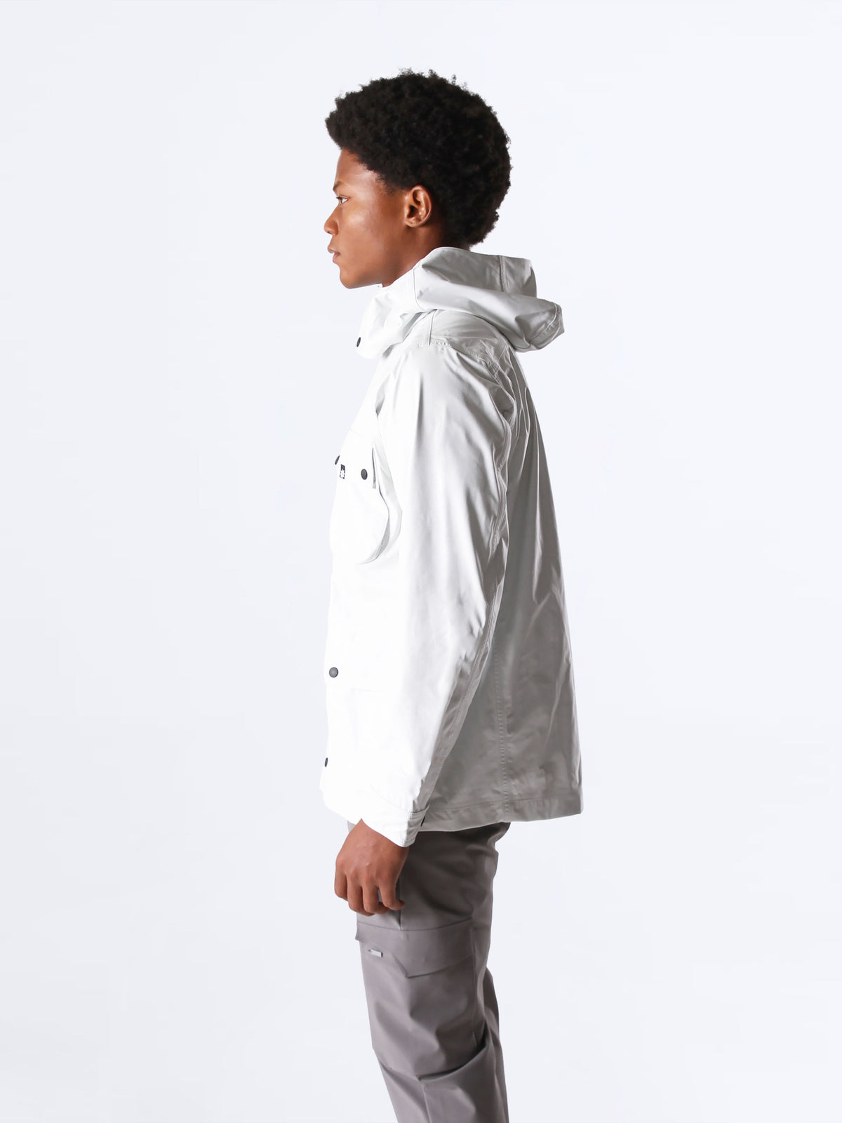#renk_subtle white