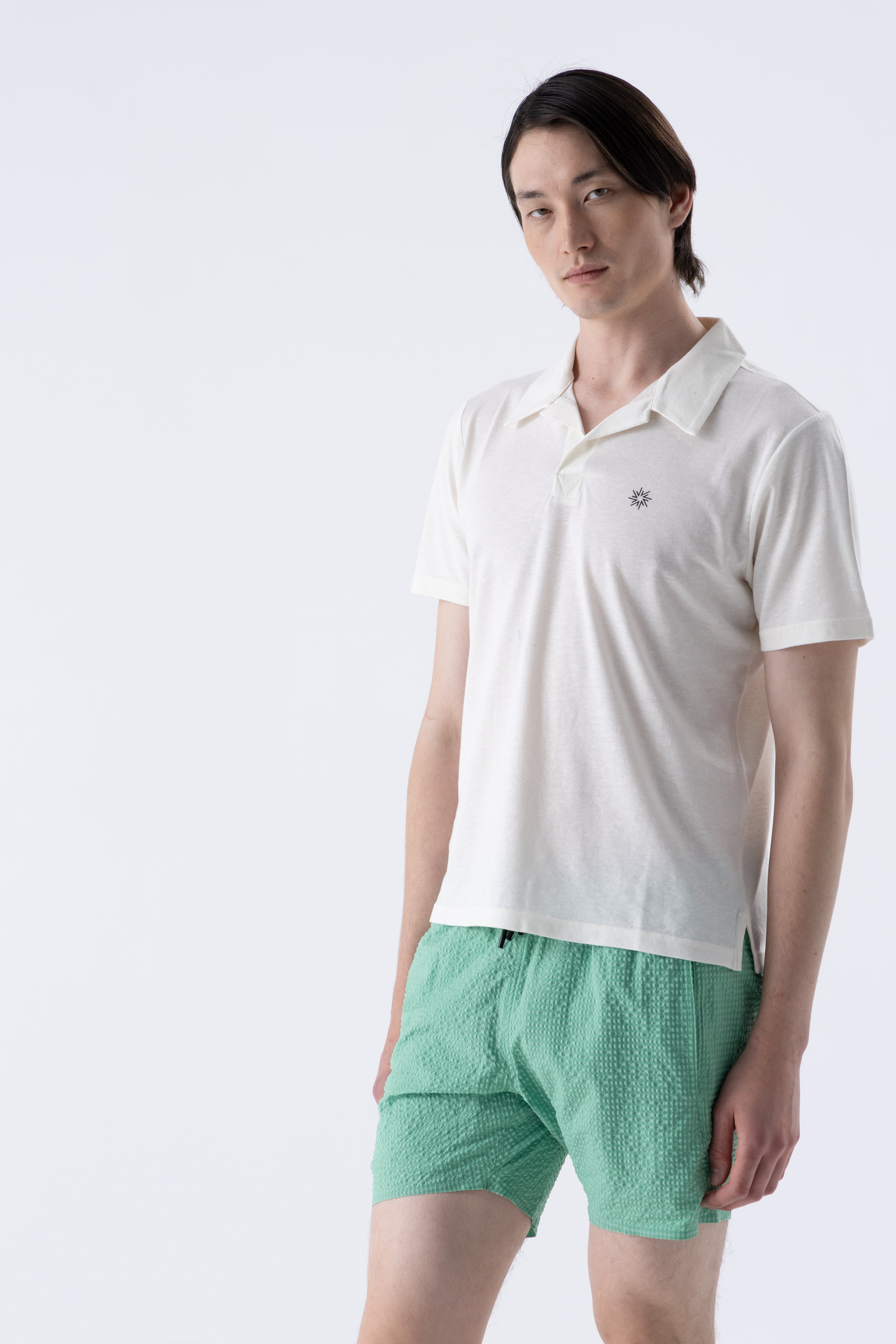 #renk_subtle white