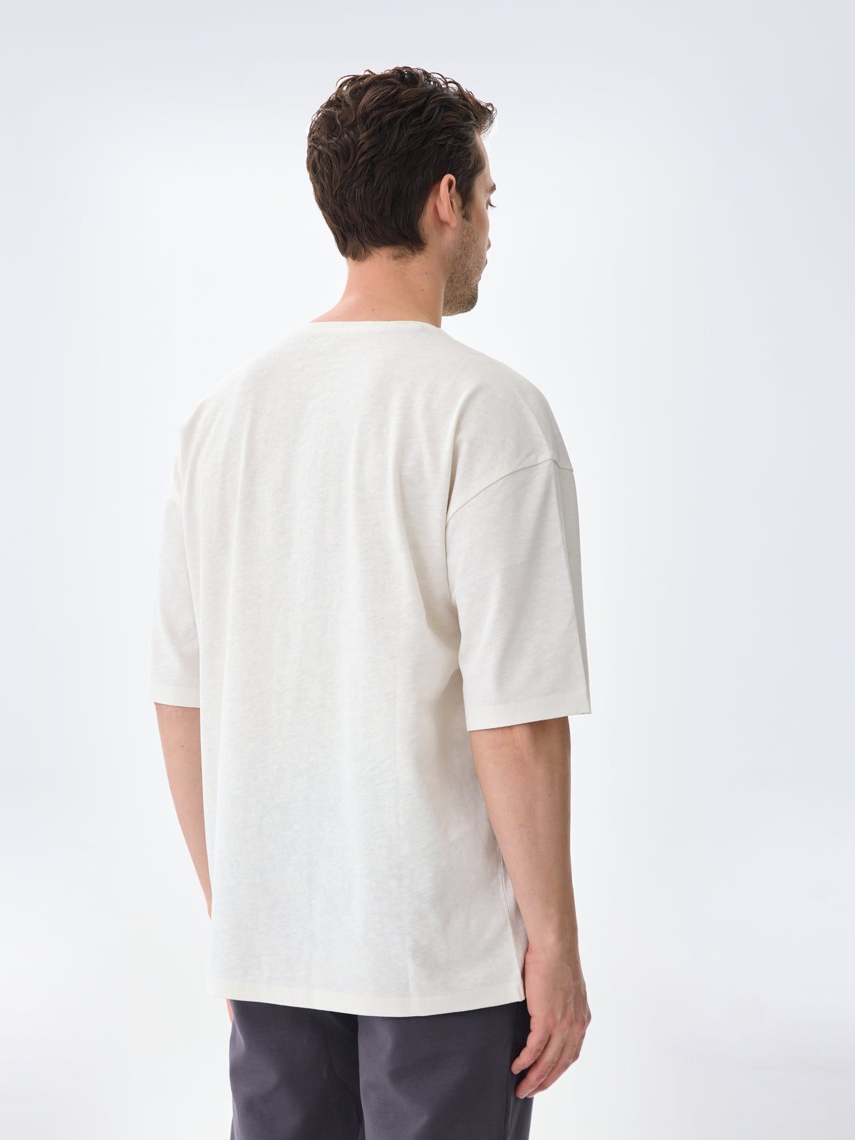 #renk_subtle white