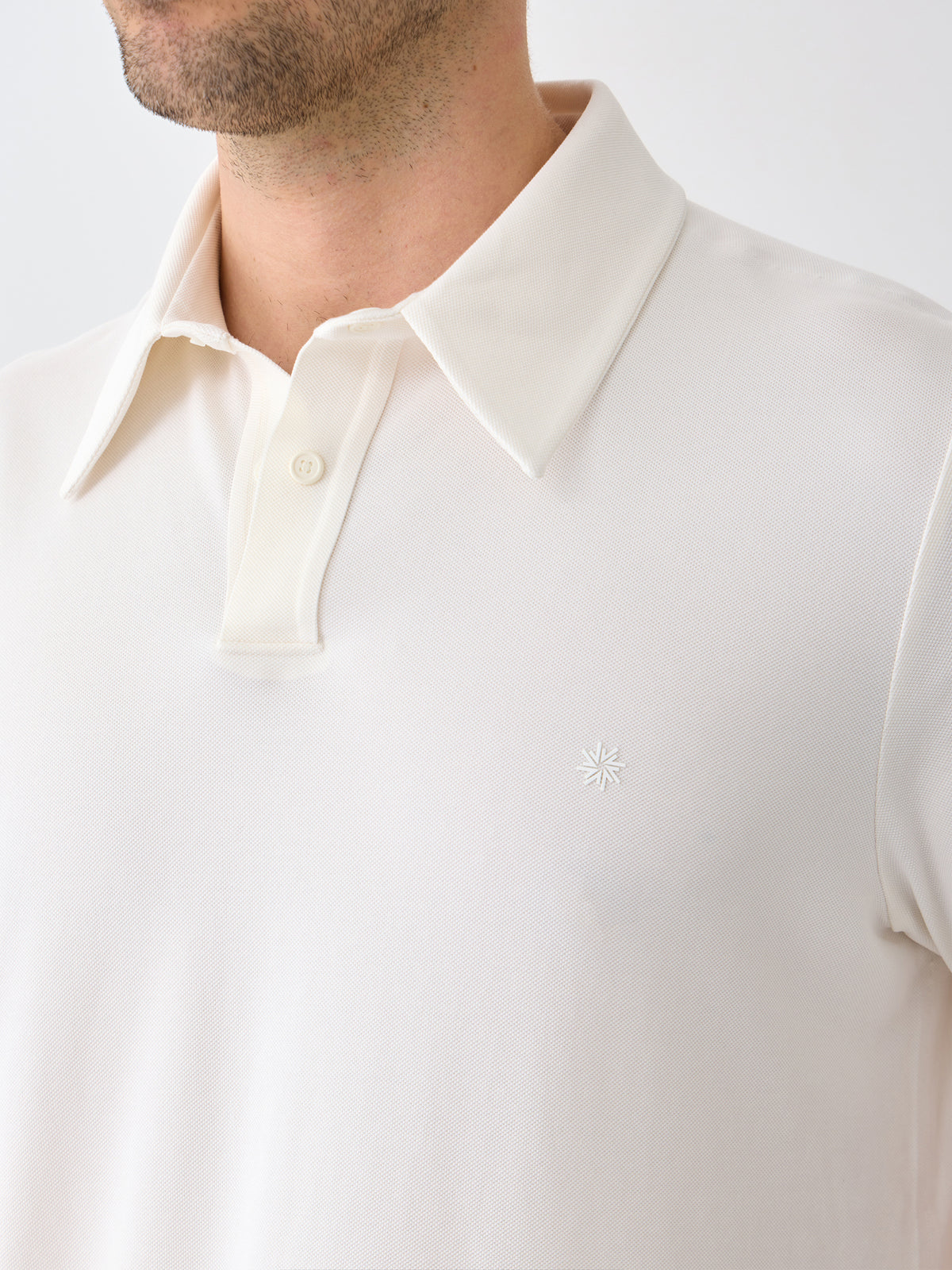 #renk_subtle white