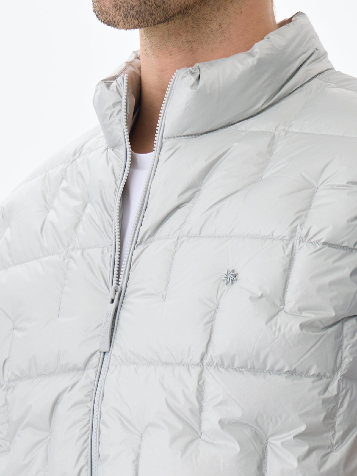 #renk_subtle white