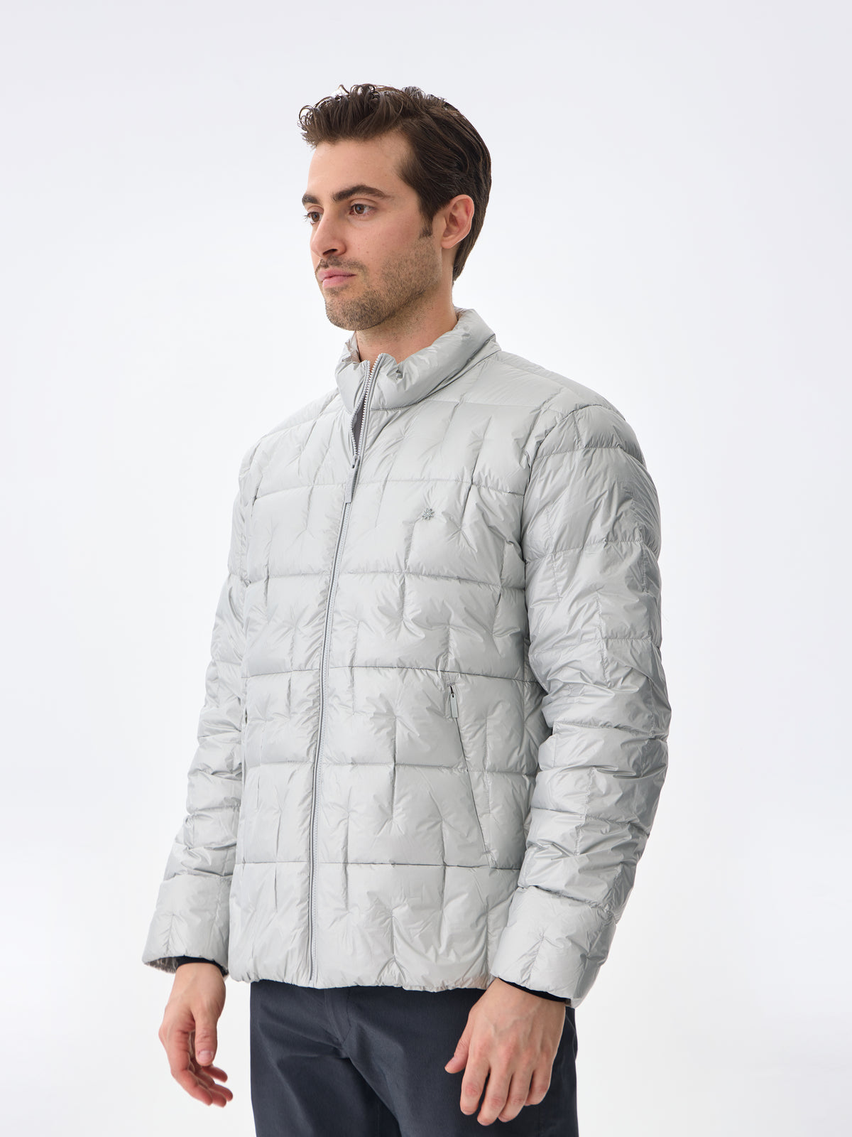 #renk_subtle white